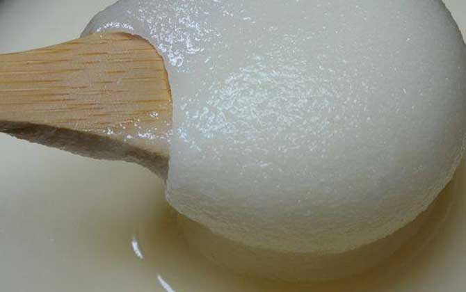 椴樹蜂蜜適合什么人吃?這5類人群,經(jīng)常喝些椴樹蜂蜜大有好處! 椴樹蜂蜜