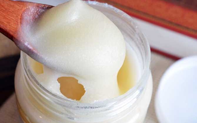 椴樹蜂蜜適合什么人吃?這5類人群,經(jīng)常喝些椴樹蜂蜜大有好處! 椴樹蜂蜜