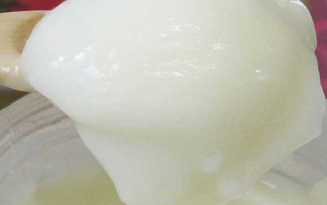 椴樹蜂蜜適合什么人吃?這5類人群,經(jīng)常喝些椴樹蜂蜜大有好處! 椴樹蜂蜜