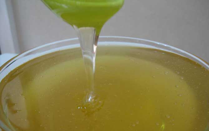 蜂蜜泡檸檬的正確泡法,經(jīng)常喝能排毒養(yǎng)顏,但要控制好飲用量! 蜂蜜