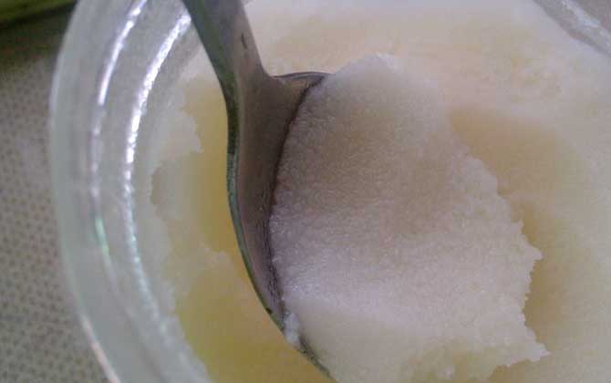 蜂蜜結晶好還是不結晶好?沒有定論,但完全不能結晶肯定是假蜜! 蜂蜜