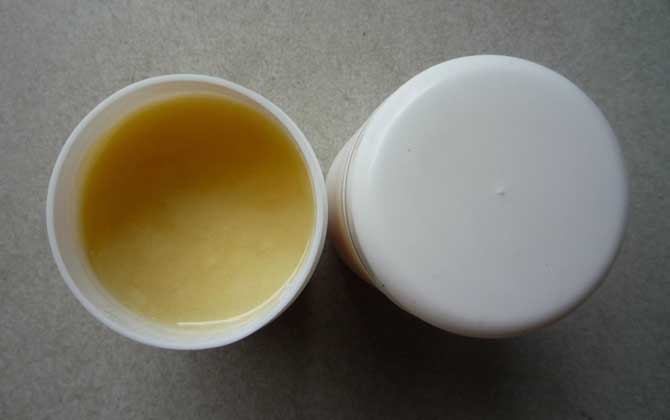 女人長(zhǎng)期吃蜂王漿好嗎?這5個(gè)好處,只有吃蜂王漿的女人知道! 蜂王漿