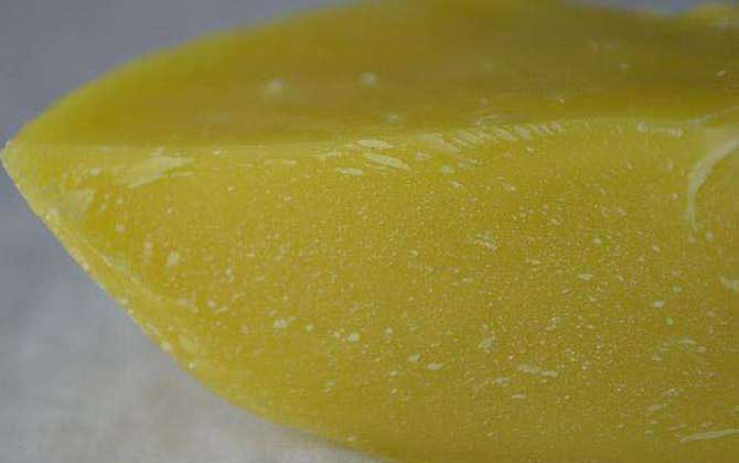 蜂蠟的作用與功效及吃法,正確食用能美容,過(guò)量食用反而有害! 蜂蠟