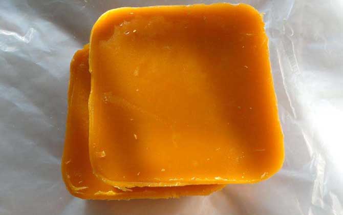 蜂蠟的作用與功效及吃法,正確食用能美容,過(guò)量食用反而有害! 蜂蠟