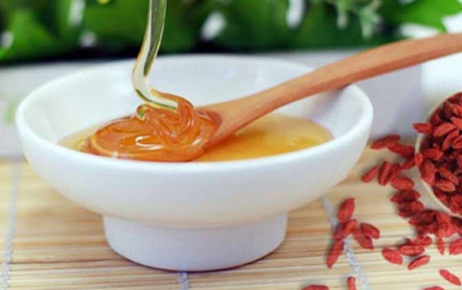 枸杞蜂蜜的作用與功效及食用方法 枸杞蜂蜜