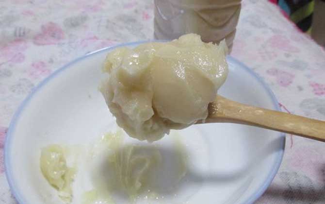 苜蓿蜜的功效與作用及食用方法 苜蓿蜜