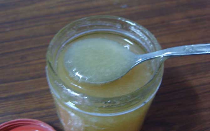 蜂蜜牛奶的功效及簡單做法 蜂蜜