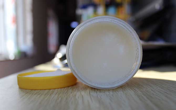 蜂蜜敷臉祛斑的正確做法 蜂蜜