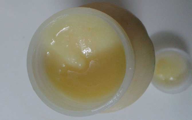 女人喝蜂王漿能豐胸嗎? 蜂王漿