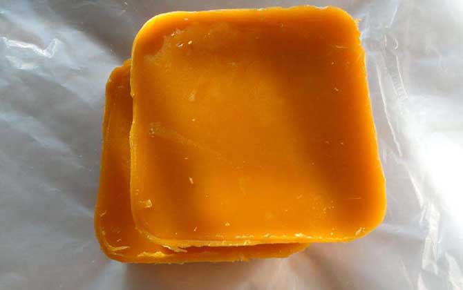 蜂蠟和蜂巢的區別 蜂蠟