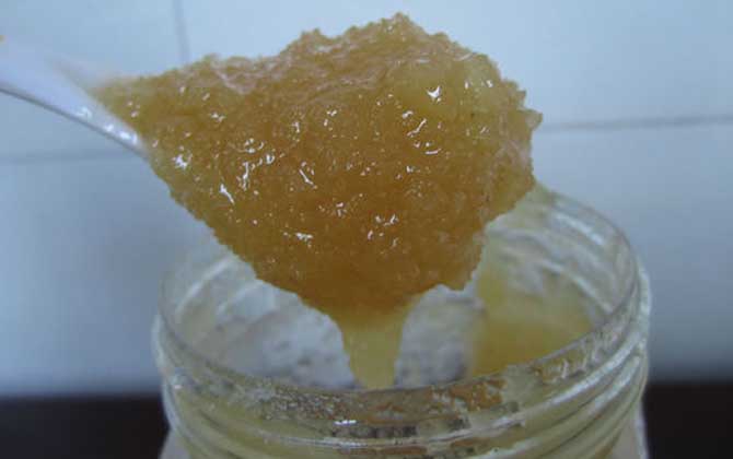 蜂蠟和蜂蜜的區(qū)別 蜂蜜