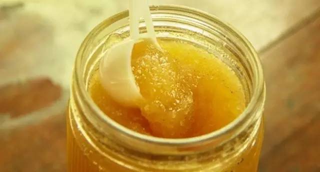 蜂蜜應(yīng)該如何儲(chǔ)藏好（蜂蜜比較好的存放方法）