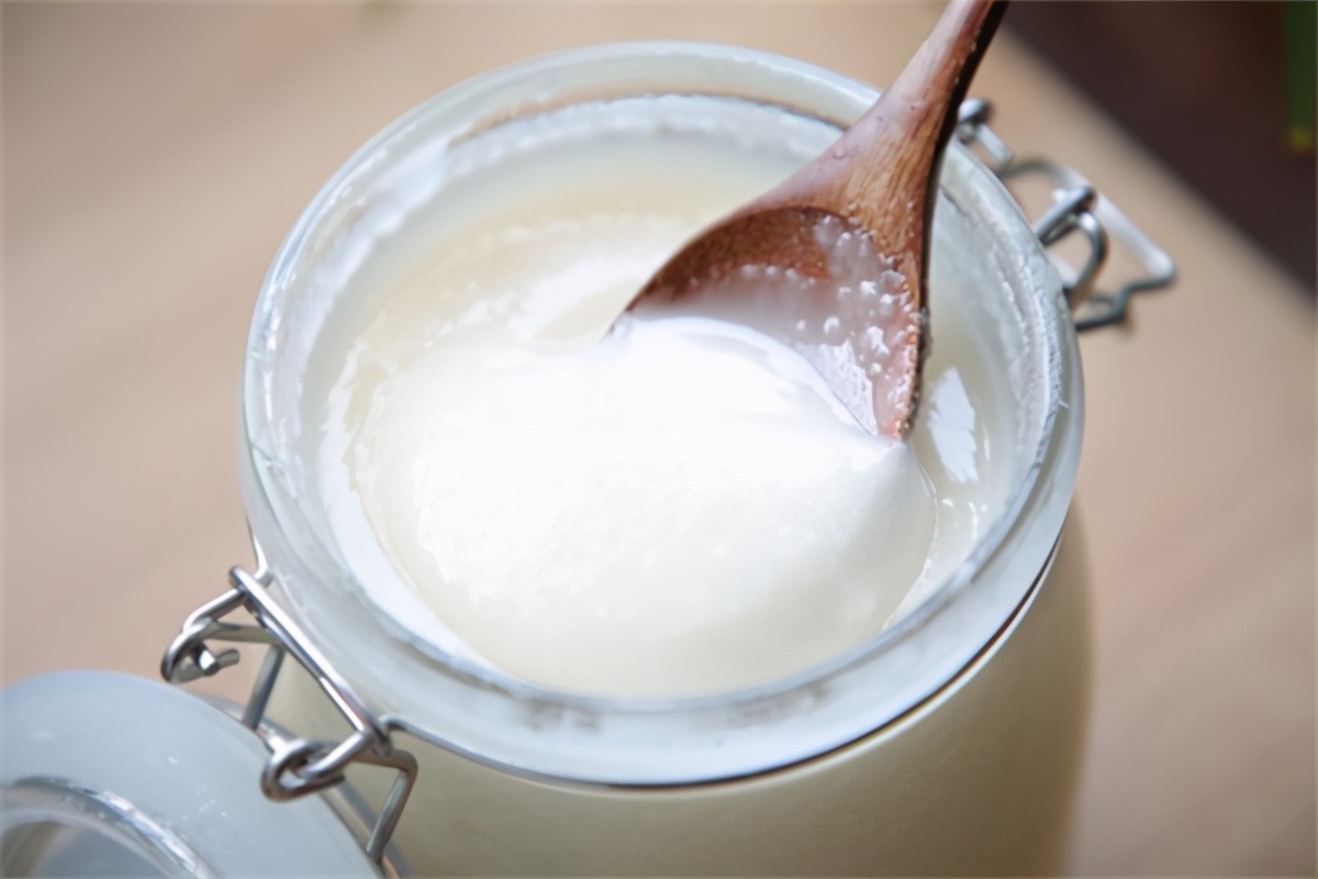 為什么蜂蜜會凝固發白(蜂蜜冷藏后凝固變白的原因) 為什么蜂蜜會凝固發白(蜂蜜冷藏后凝固變白的原因)