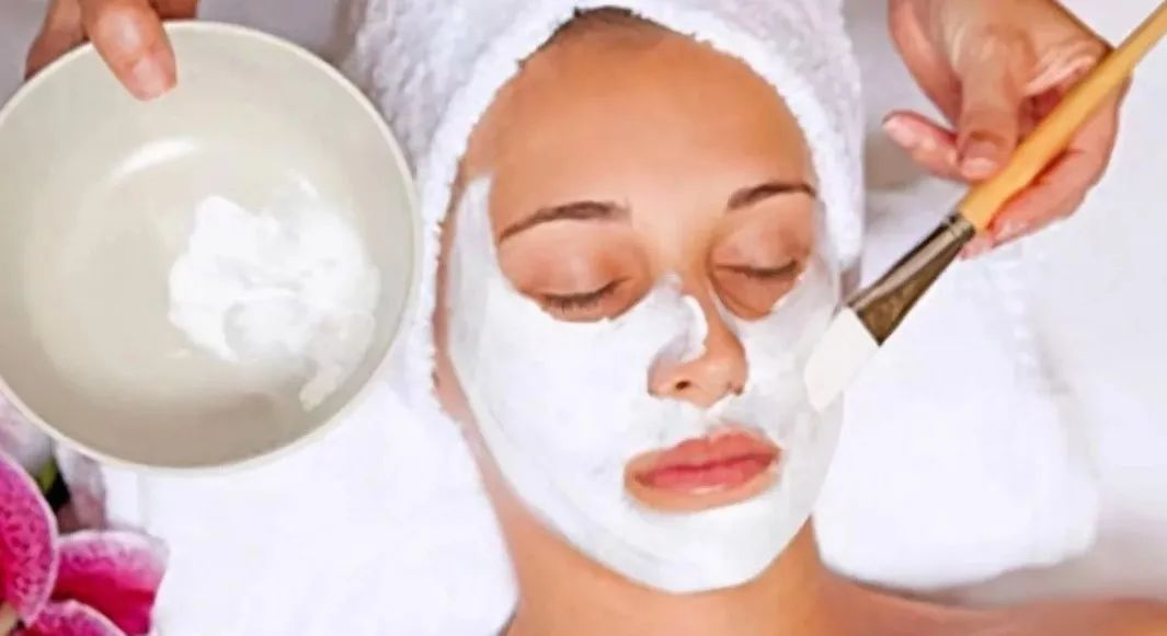 蜂蜜可以美白嗎(蜂蜜涂臉美白的正確方法和步驟) 蜂蜜可以美白嗎(蜂蜜涂臉美白的正確方法和步驟)