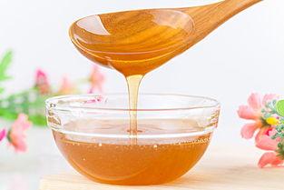 白色蜂蜜變黃了還能吃嗎(蜂蜜變色是變質了嗎) 白色蜂蜜變黃了還能吃嗎(蜂蜜變色是變質了嗎)