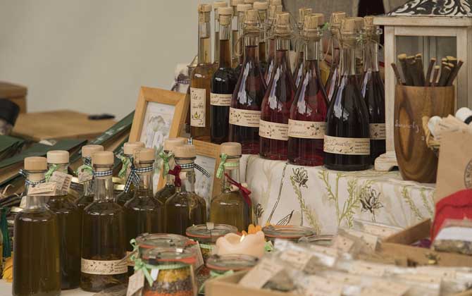 蜂蜜酒的作用與功效有哪些？不但能增強(qiáng)體質(zhì)，而且還能美容養(yǎng)顏！