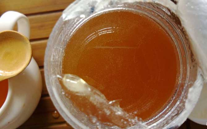 喝蜂蜜水會胖嗎？關鍵看飲用量，過量喝會長胖，適量喝反而減肥！