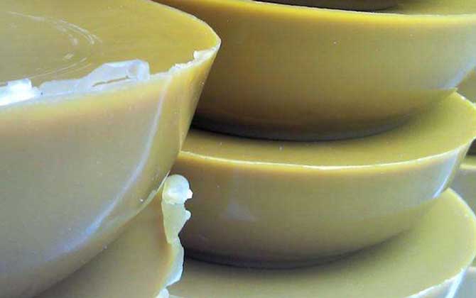 蜂蠟對(duì)蜜蜂有什么用（蜜蜂蠟有什么用處）